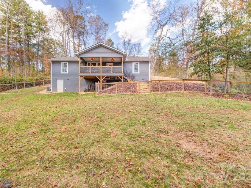 15 Edmond Woods Place, Fairview, NC 28730.  MLS# CAR4316781, YatesRealty ID 17833. 