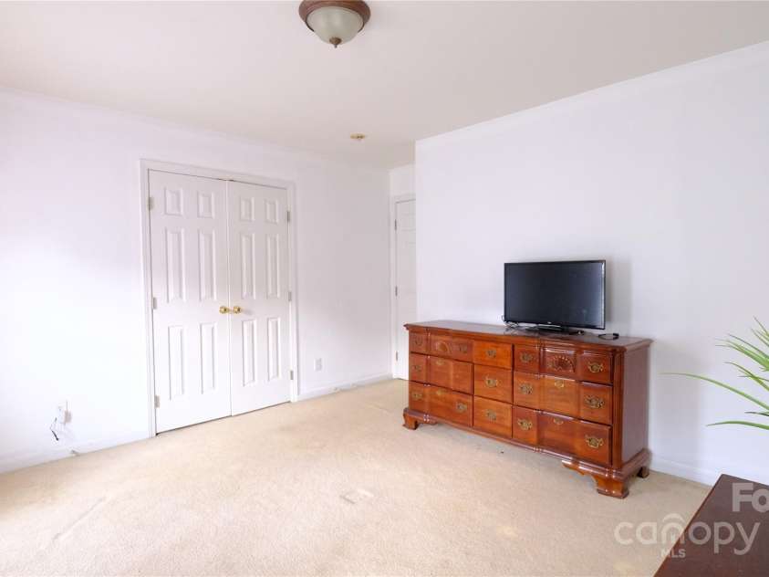 5834 Coopers Ridge Lane, Charlotte, NC 28269.  MLS# CAR4231765, YatesRealty ID 17833. 