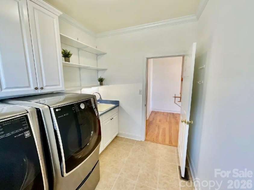 5231 Peninsula Drive, Granite Falls, NC 28630.  MLS# CAR4336540, YatesRealty ID 17834. 