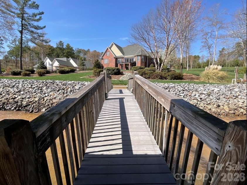 5231 Peninsula Drive, Granite Falls, NC 28630.  MLS# CAR4336540, YatesRealty ID 17834. 
