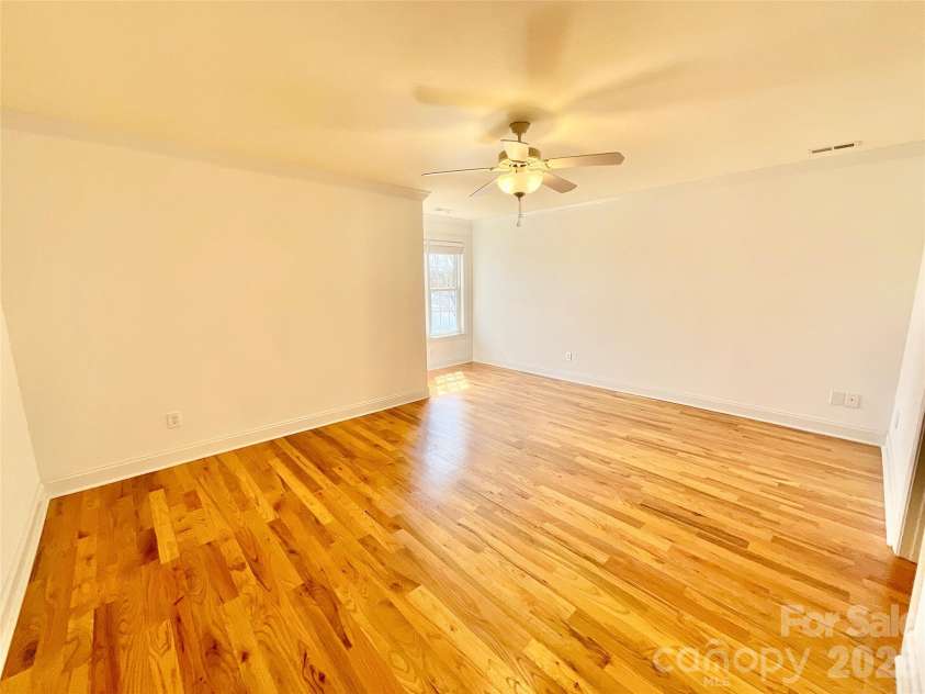 5231 Peninsula Drive, Granite Falls, NC 28630.  MLS# CAR4336540, YatesRealty ID 17834. 