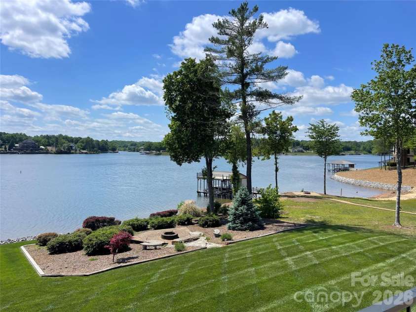 5231 Peninsula Drive, Granite Falls, NC 28630.  MLS# CAR4336540, YatesRealty ID 17834. 
