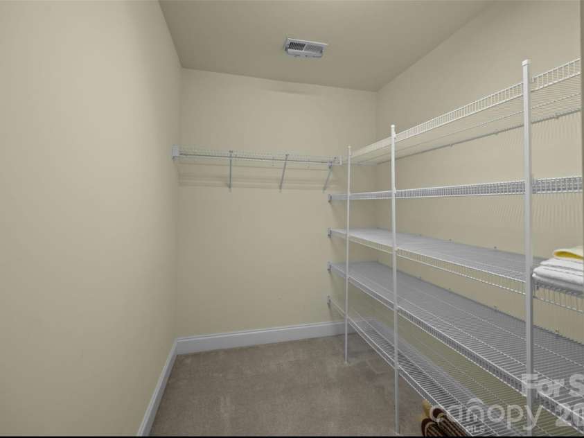 5231 Peninsula Drive, Granite Falls, NC 28630.  MLS# CAR4336540, YatesRealty ID 17834. Walk-in Closet