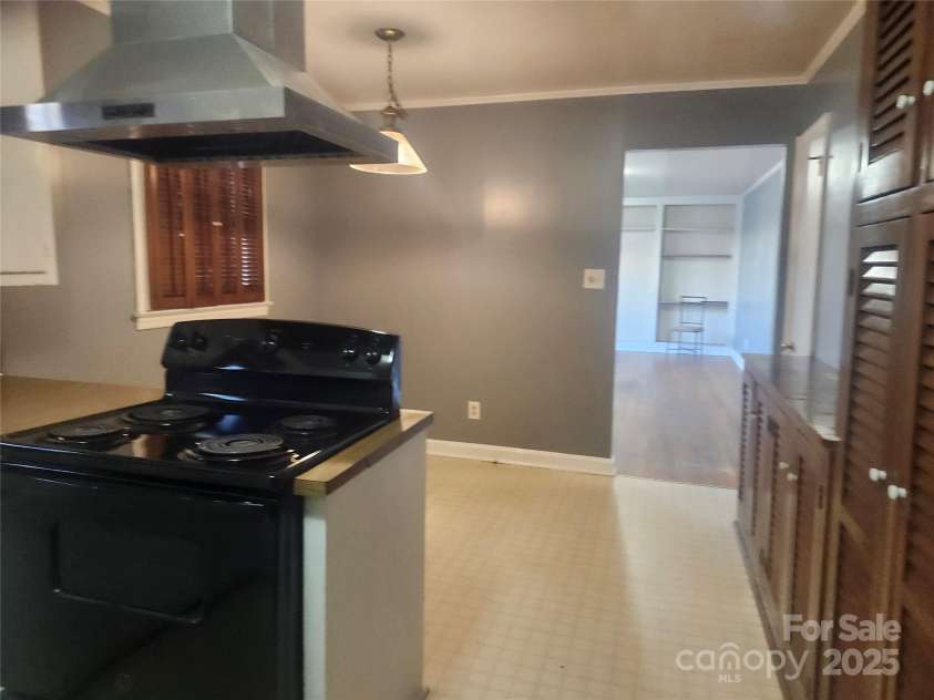104 Catawba Street, Morganton, NC 28655.  MLS# CAR4233610, YatesRealty ID 17835. 
