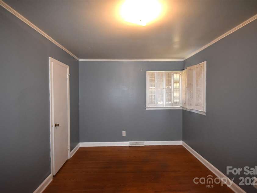 104 Catawba Street, Morganton, NC 28655.  MLS# CAR4233610, YatesRealty ID 17835. 
