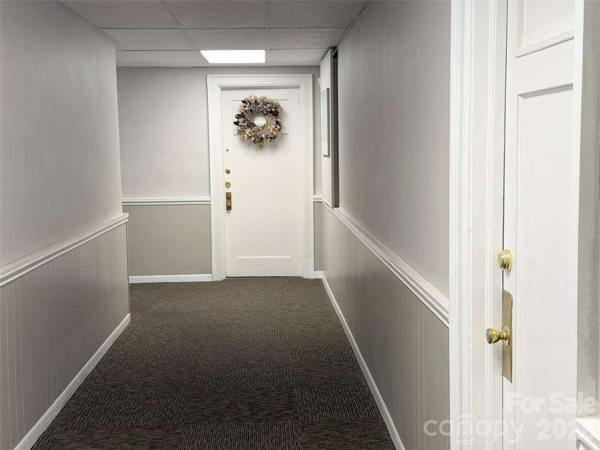 538 Main Street, Hendersonville, NC 28792.  MLS# CAR4288988, YatesRealty ID 17836. 