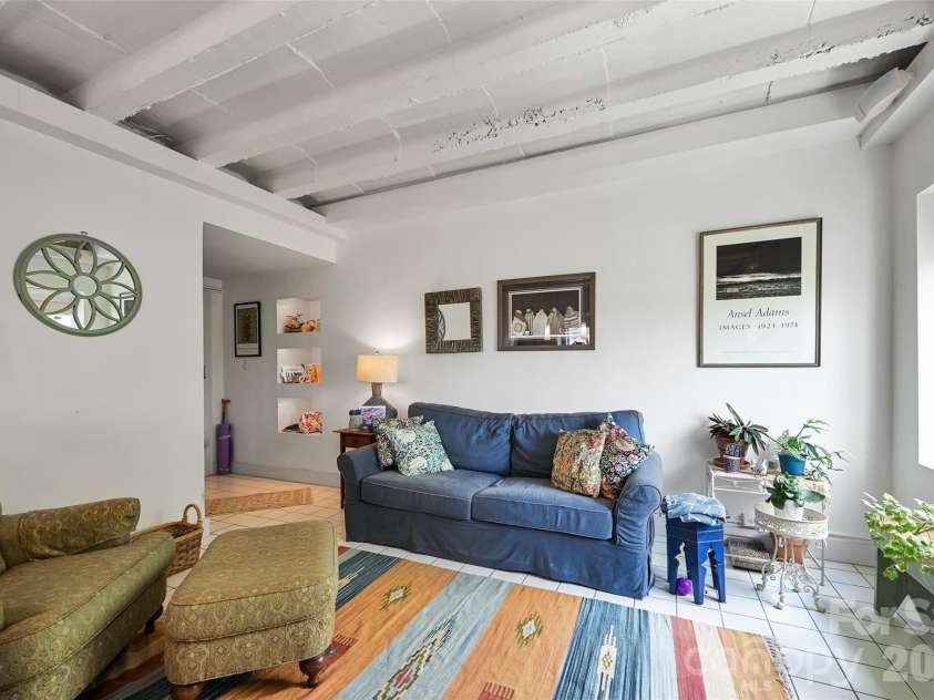 538 Main Street, Hendersonville, NC 28792.  MLS# CAR4288988, YatesRealty ID 17836. 
