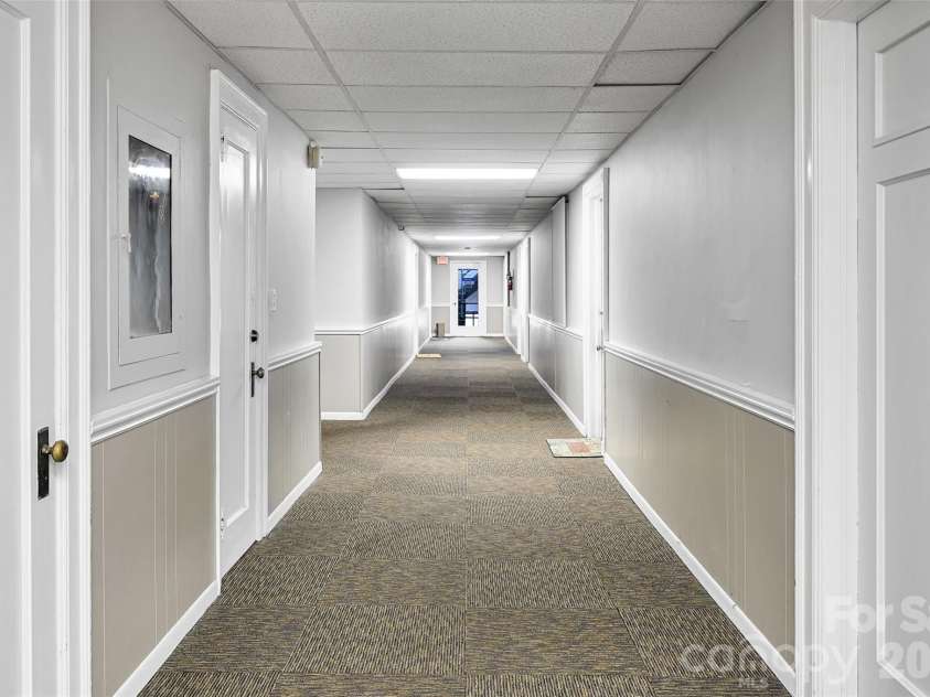 538 Main Street, Hendersonville, NC 28792.  MLS# CAR4288988, YatesRealty ID 17836. 