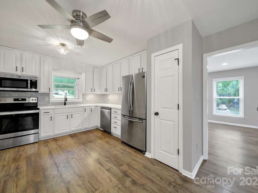 8514 Timber Crest Circle, Charlotte, NC 28226.  MLS# CAR4259385, YatesRealty ID 17836. 