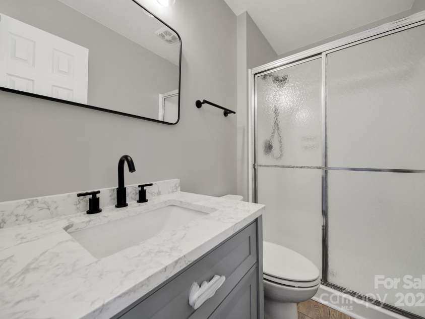 8514 Timber Crest Circle, Charlotte, NC 28226.  MLS# CAR4259385, YatesRealty ID 17836. 