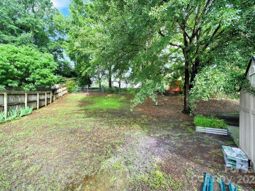 8514 Timber Crest Circle, Charlotte, NC 28226.  MLS# CAR4259385, YatesRealty ID 17836. 