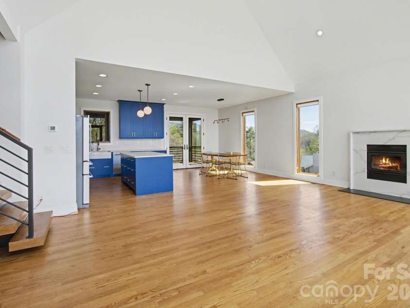 8 Nottingham Drive, Candler, NC 28715.  MLS# CAR4365224, YatesRealty ID 17837. Open floor concept