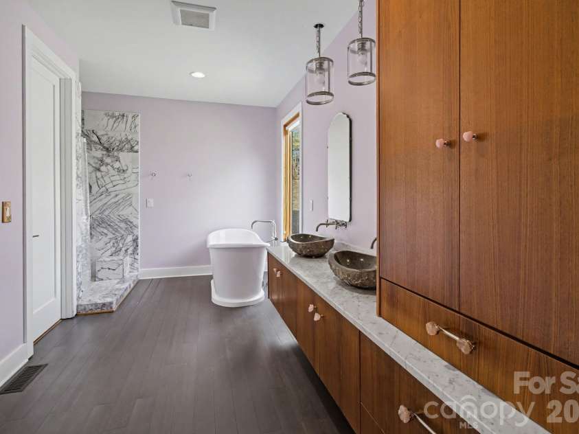 8 Nottingham Drive, Candler, NC 28715.  MLS# CAR4365224, YatesRealty ID 17837. Primary bathroom