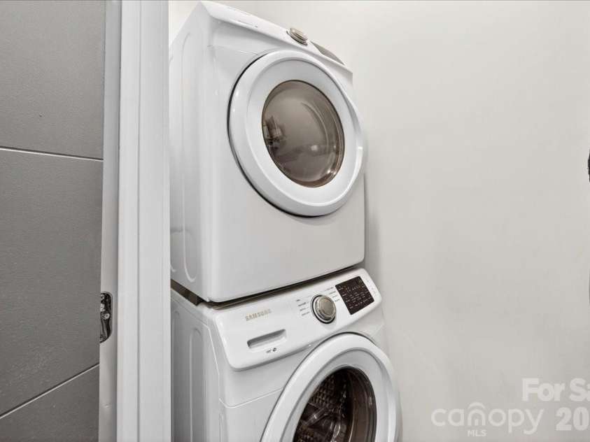 241 Domain Way, Charlotte, NC 28203.  MLS# CAR4374972, YatesRealty ID 17838. Laundry room