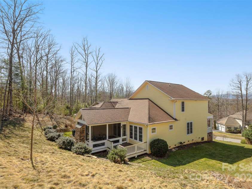 16 La Rue Court, Biltmore Lake, NC 28715.  MLS# CAR4224006, YatesRealty ID 17839. 