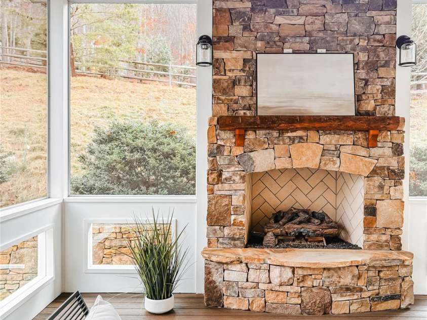 16 La Rue Court, Biltmore Lake, NC 28715.  MLS# CAR4224006, YatesRealty ID 17839. 