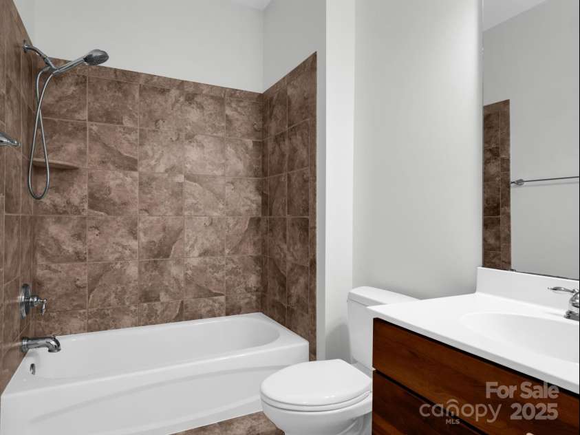 16 La Rue Court, Biltmore Lake, NC 28715.  MLS# CAR4308384, YatesRealty ID 17839. Bath 3