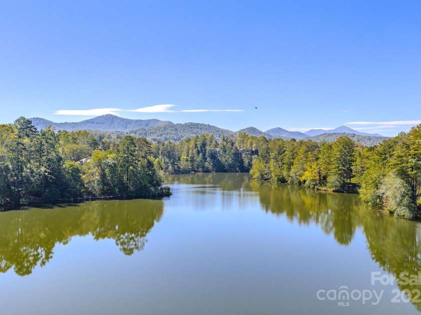 16 La Rue Court, Biltmore Lake, NC 28715.  MLS# CAR4308384, YatesRealty ID 17839. Biltmore Lake is a 62 acre lake