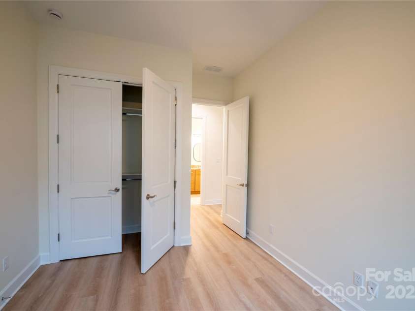 15 Evian Court, Asheville, NC 28804.  MLS# CAR4320178, YatesRealty ID 1784. Guest Room 1