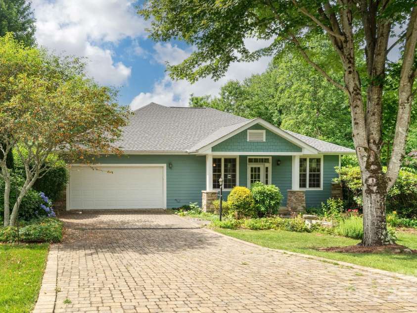 35 STONECREST Court, Flat Rock, NC 28731.  MLS# CAR4272012, YatesRealty ID 1784. 