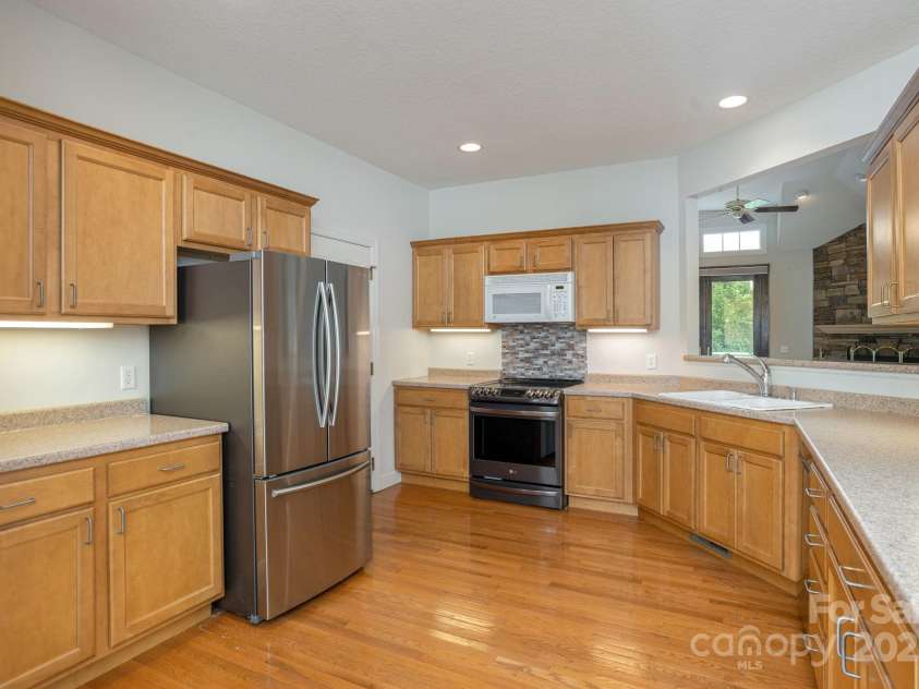 35 STONECREST Court, Flat Rock, NC 28731.  MLS# CAR4272012, YatesRealty ID 1784. 