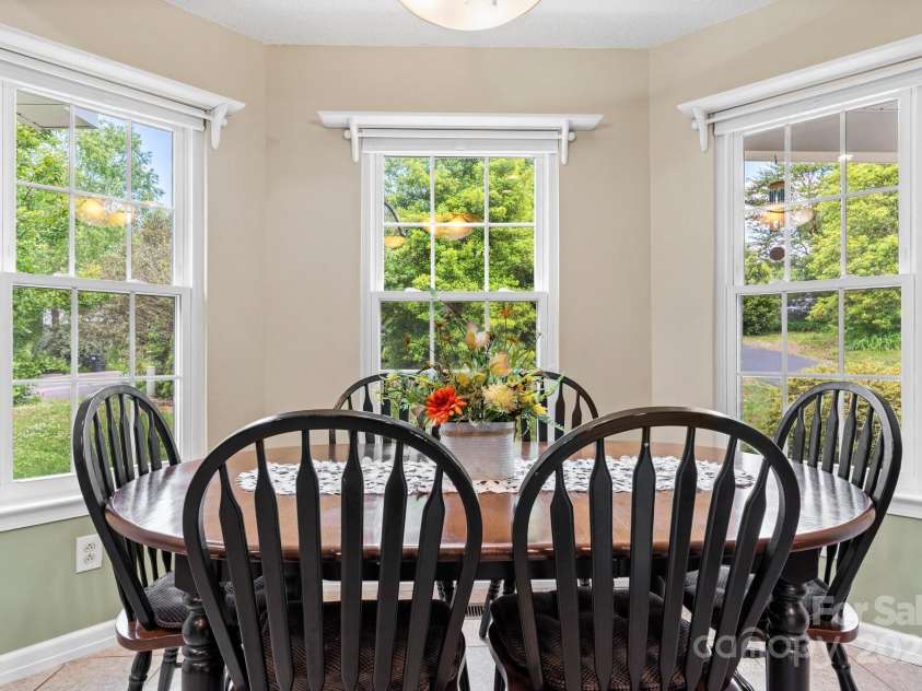 109 Gatwick Court, Statesville, NC 28677.  MLS# CAR4257963, YatesRealty ID 17840. Dinning Area