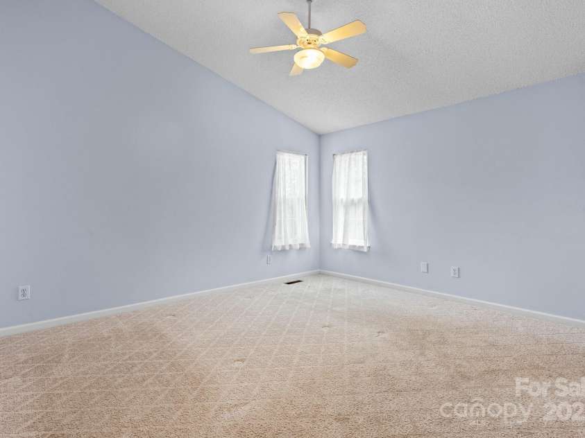 109 Gatwick Court, Statesville, NC 28677.  MLS# CAR4257963, YatesRealty ID 17840. Primary Bedroom