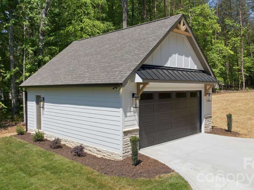 8321 Long Island Road, Catawba, NC 28609.  MLS# CAR4375313, YatesRealty ID 17840. Detached Oversized Two Car Garage 