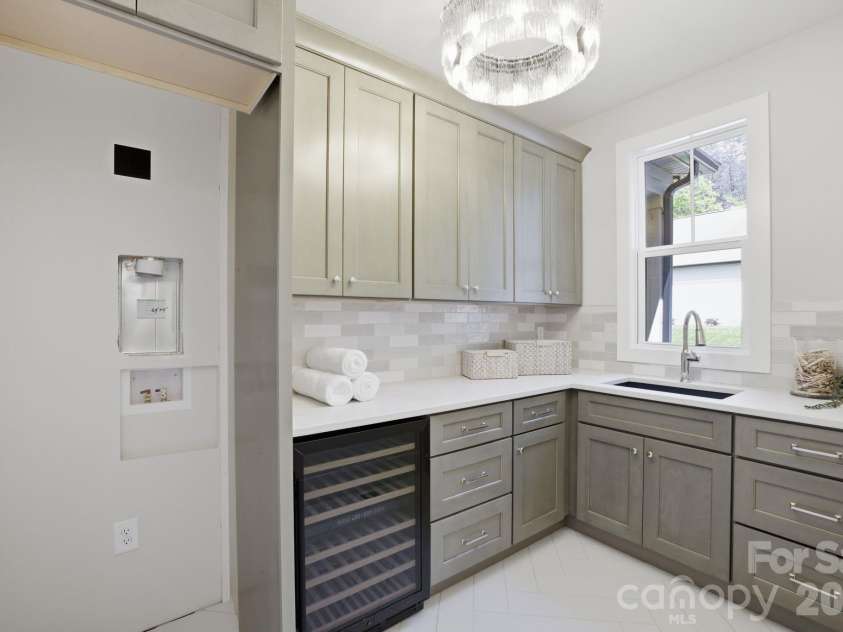 8321 Long Island Road, Catawba, NC 28609.  MLS# CAR4375313, YatesRealty ID 17840. Laundry Room 