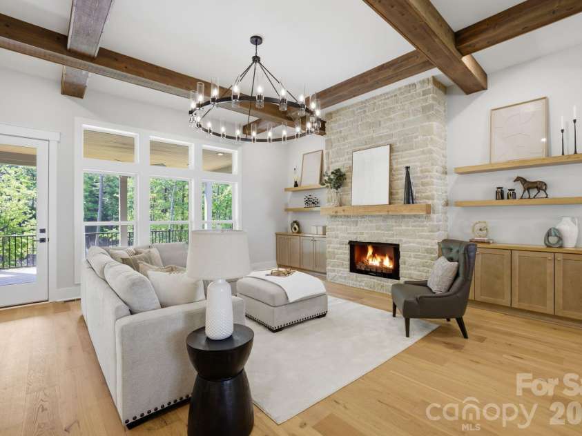 8321 Long Island Road, Catawba, NC 28609.  MLS# CAR4375313, YatesRealty ID 17840. Living Room 