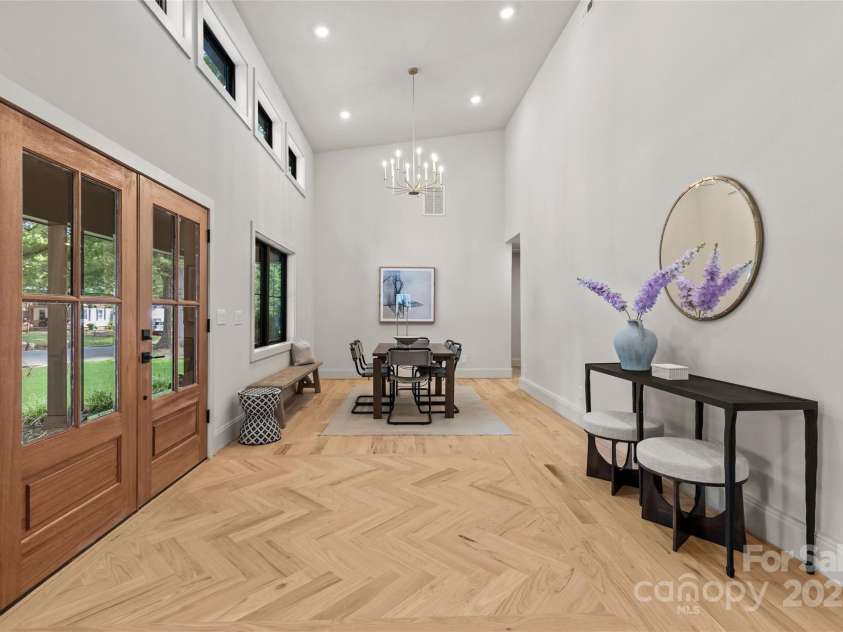 2525 Lumina Avenue, Charlotte, NC 28208.  MLS# CAR4278453, YatesRealty ID 17841. 