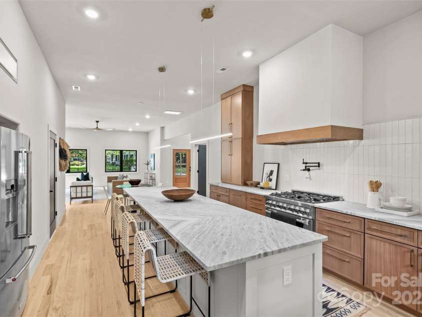 2525 Lumina Avenue, Charlotte, NC 28208.  MLS# CAR4278453, YatesRealty ID 17841. 