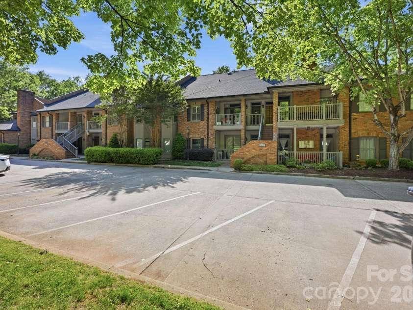 2440 Selwyn Avenue, Charlotte, NC 28209.  MLS# CAR4372591, YatesRealty ID 17843. Front of complex facing Selwyn.