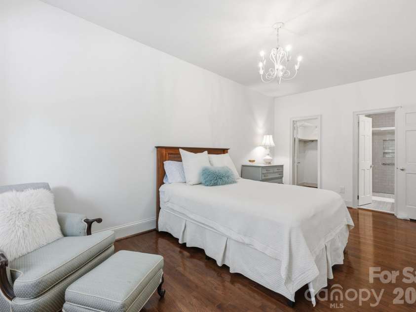 2440 Selwyn Avenue, Charlotte, NC 28209.  MLS# CAR4372591, YatesRealty ID 17843. Primary bedroom.