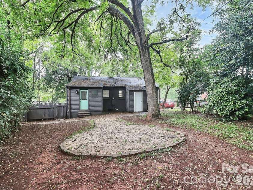2642 Rachel Street, Charlotte, NC 28206.  MLS# CAR4353751, YatesRealty ID 17844. 