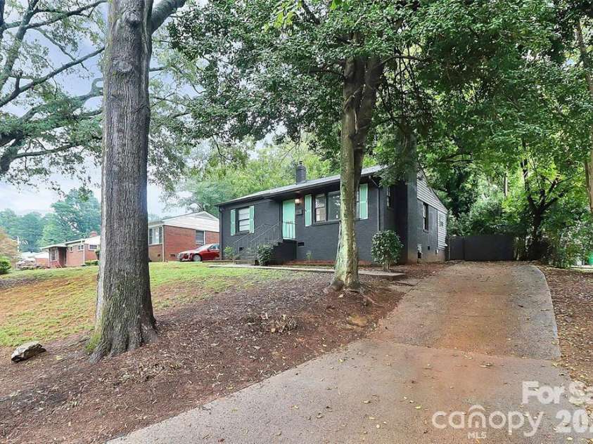 2642 Rachel Street, Charlotte, NC 28206.  MLS# CAR4353751, YatesRealty ID 17844. 