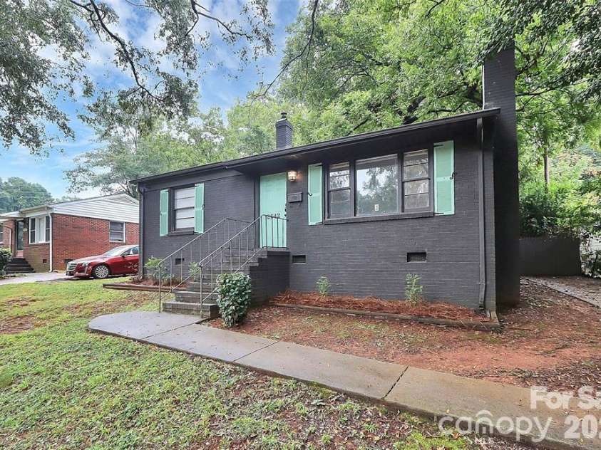 2642 Rachel Street, Charlotte, NC 28206.  MLS# CAR4353751, YatesRealty ID 17844. 