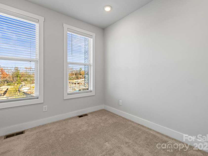 539 Tremont Avenue, Charlotte, NC 28203.  MLS# CAR4210616, YatesRealty ID 17844. 3rd Floor, 2nd Bedroom (Faces Tremont)