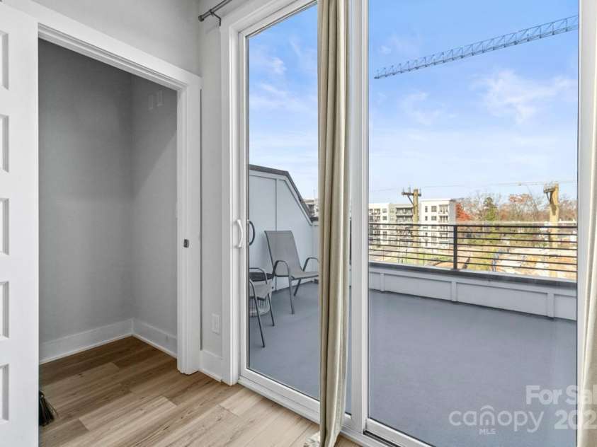 539 Tremont Avenue, Charlotte, NC 28203.  MLS# CAR4210616, YatesRealty ID 17844. Bonus Room Closet and Direct Walkout