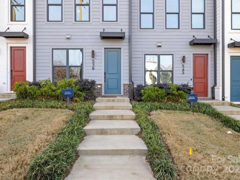 539 Tremont Avenue, Charlotte, NC 28203.  MLS# CAR4210616, YatesRealty ID 17844. Direct Access from Street