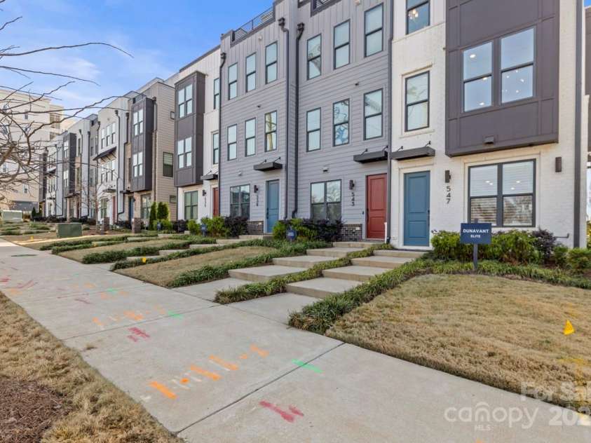 539 Tremont Avenue, Charlotte, NC 28203.  MLS# CAR4210616, YatesRealty ID 17844. Just A Short Walk To Shopping, Dining, and Entertainment