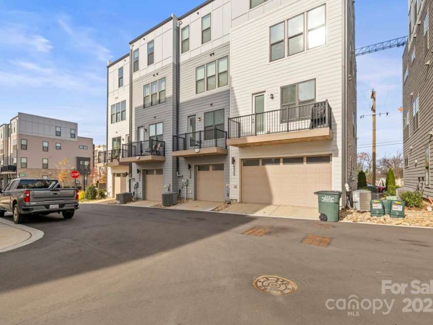 539 Tremont Avenue, Charlotte, NC 28203.  MLS# CAR4210616, YatesRealty ID 17844. Rear of Building