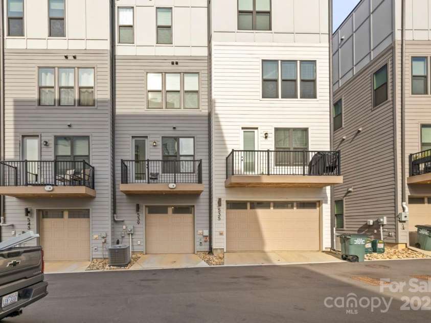 539 Tremont Avenue, Charlotte, NC 28203.  MLS# CAR4210616, YatesRealty ID 17844. Rear of Building