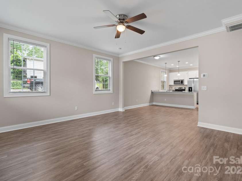 1735 15th Street Place, Hickory, NC 28601.  MLS# CAR4252100, YatesRealty ID 17847. 