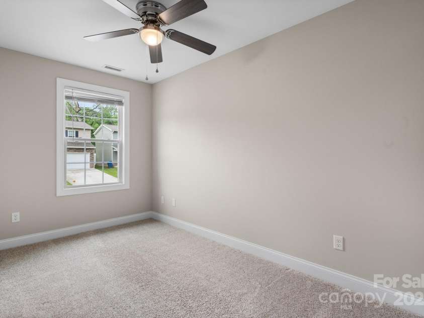 1735 15th Street Place, Hickory, NC 28601.  MLS# CAR4252100, YatesRealty ID 17847. 