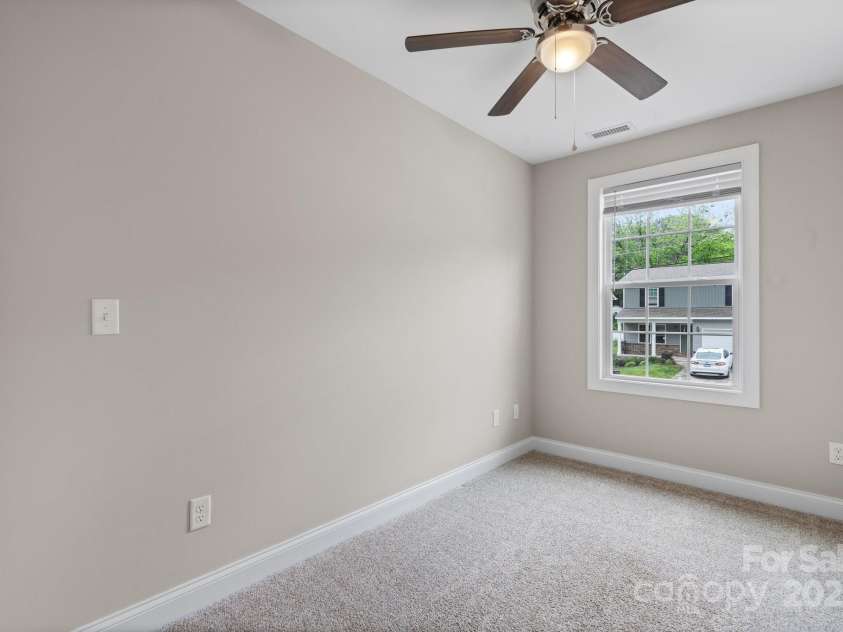 1735 15th Street Place, Hickory, NC 28601.  MLS# CAR4252100, YatesRealty ID 17847. 