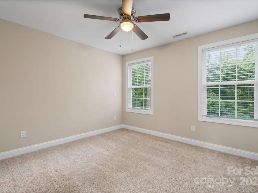 1735 15th Street Place, Hickory, NC 28601.  MLS# CAR4252100, YatesRealty ID 17847. 