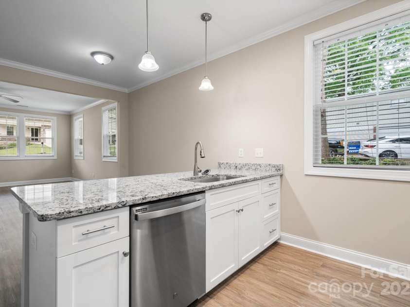 1735 15th Street Place, Hickory, NC 28601.  MLS# CAR4252100, YatesRealty ID 17847. 