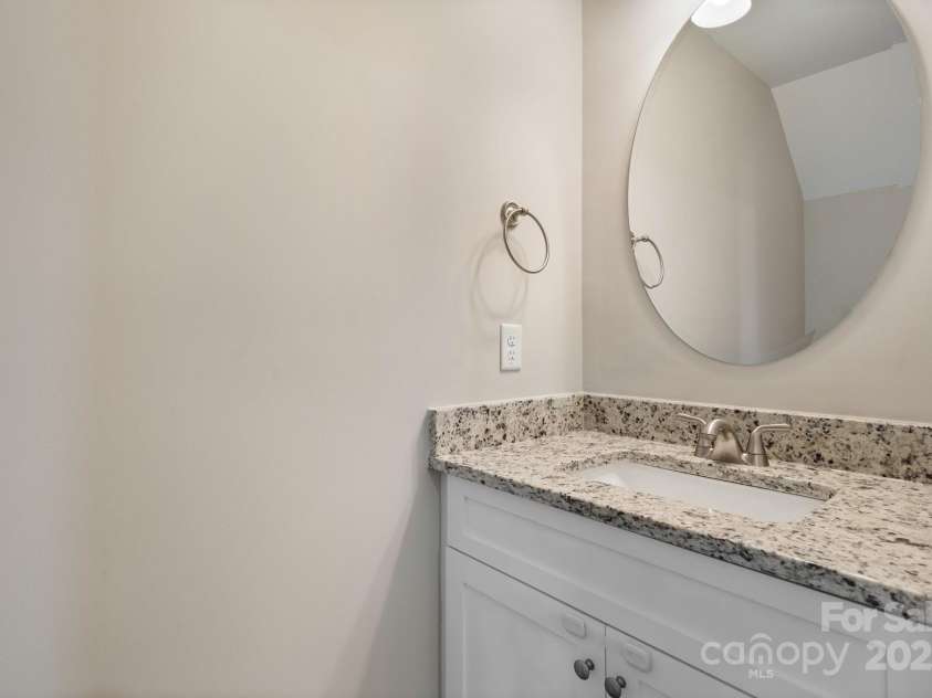 1735 15th Street Place, Hickory, NC 28601.  MLS# CAR4252100, YatesRealty ID 17847. 