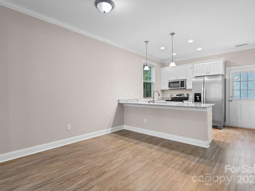 1735 15th Street Place, Hickory, NC 28601.  MLS# CAR4252100, YatesRealty ID 17847. 